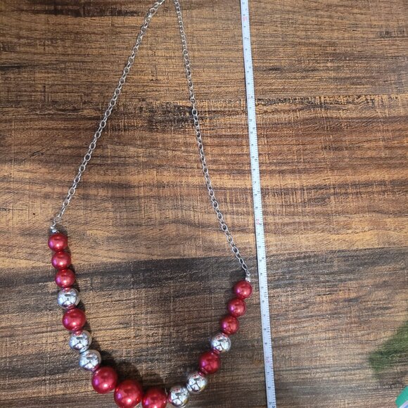 Read Necklace With Matching Earrings - Picture 3 of 3